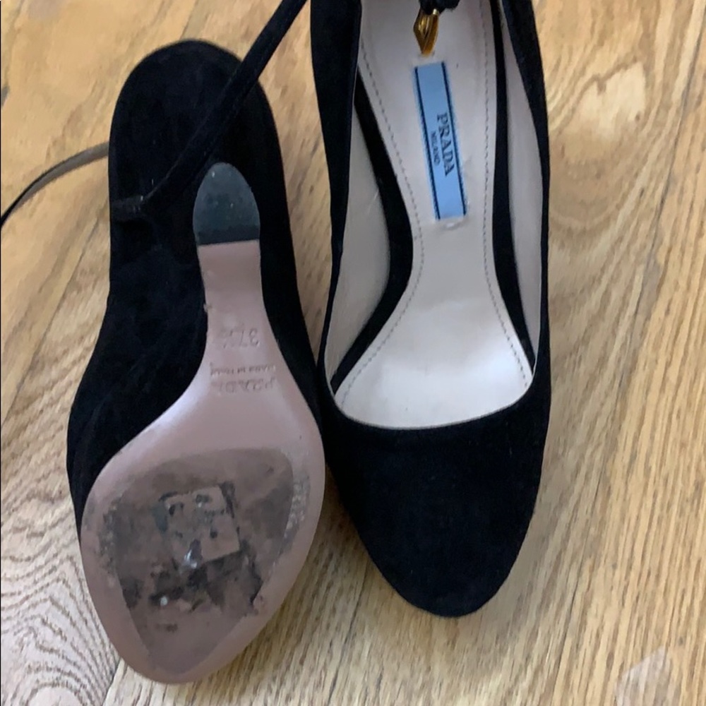 Shoes - Picture 2 of 3